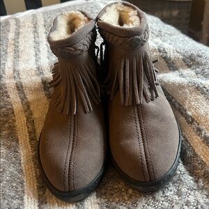 Minnetonka Fringe Suede sherpa Lined Ankle Boots - grey boho